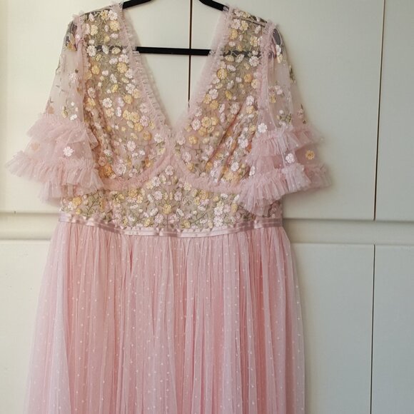 Needle & Thread ! Wildflower Ditsy Embroidered Tulle Gown (US16) - Picture 10 of 17